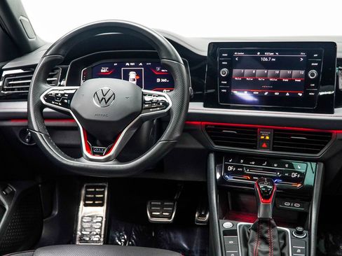 Used 2025 Volkswagen Jetta GLI Autobahn FWD image 15