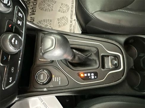 Certified 2021 Jeep Cherokee Latitude Lux image 32