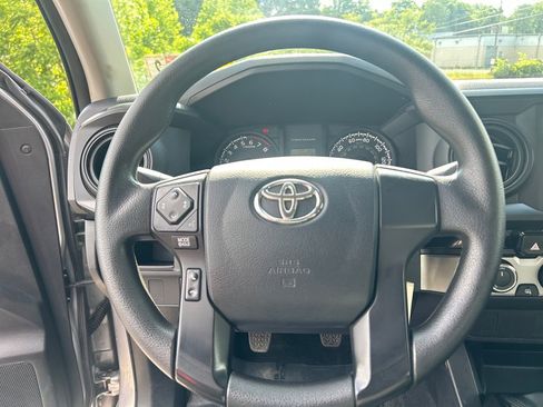 Used 2017 Toyota Tacoma SR AWD/4WD image 22