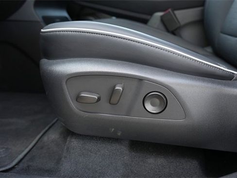 Used 2026 Buick Enclave Sport Touring image 18