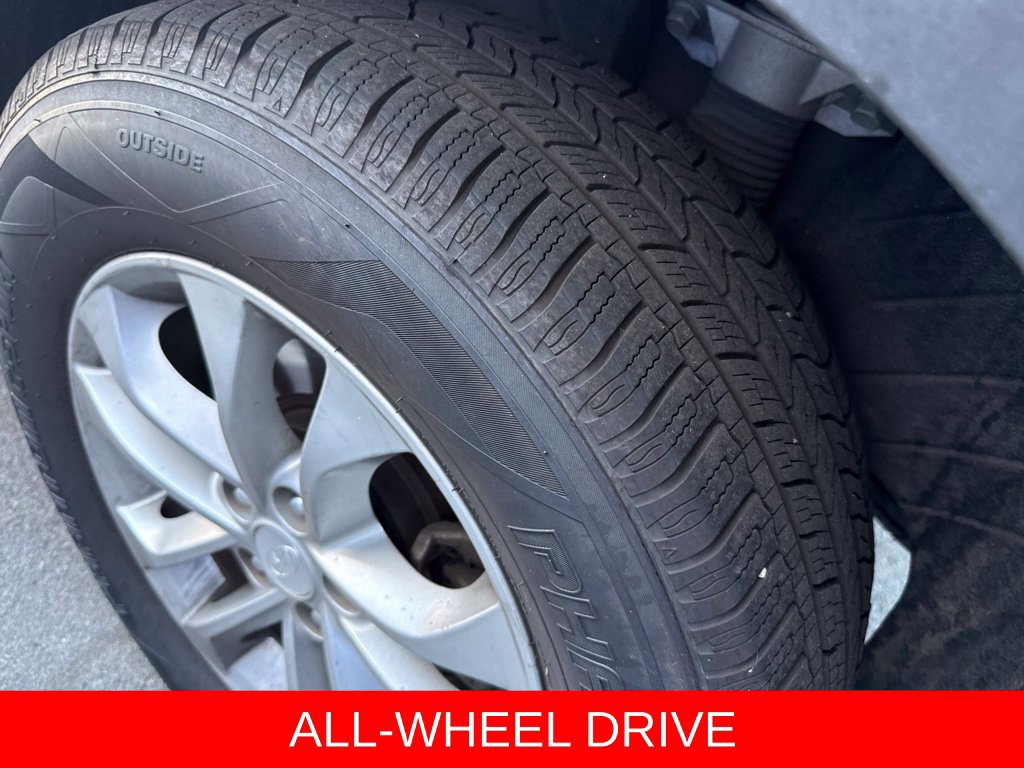 Used 2020 Hyundai Santa Fe SE AWD/4WD image 11