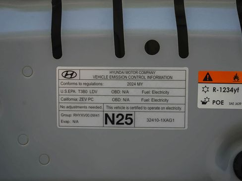 Used 2024 Hyundai Ioniq 5 Limited AWD/4WD image 31