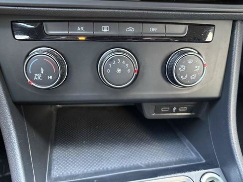 Used 2021 Volkswagen Jetta R-Line FWD image 17