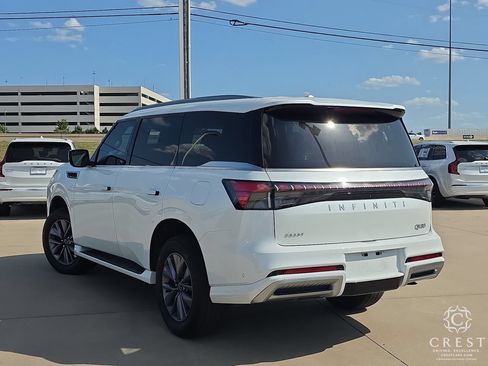 Used 2025 INFINITI QX80 Pure RWD image 3