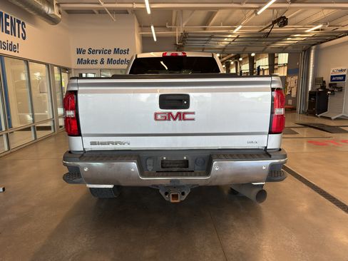 Used 2017 GMC Sierra 3500 SLT w/ Duramax Plus Package AWD/4WD image 5