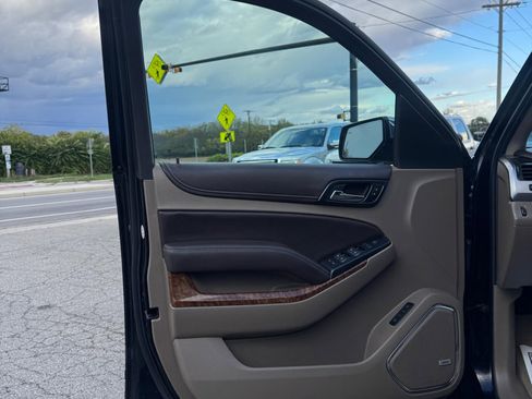 Used 2017 Chevrolet Suburban Premier image 9