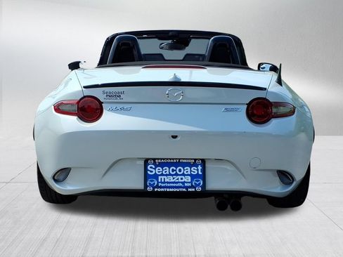 Used 2019 MAZDA MX-5 Miata Club w/ I-ACTIVSENSE Club Package RWD image 4
