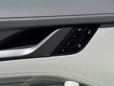 Certified 2025 Porsche 911 Carrera image 18