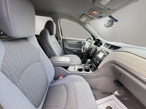 Used 2017 Chevrolet Traverse LT FWD image 17