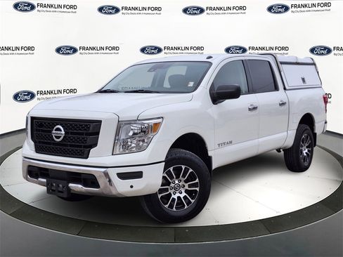 Used 2021 Nissan Titan SV w/ SV Convenience Package image 1
