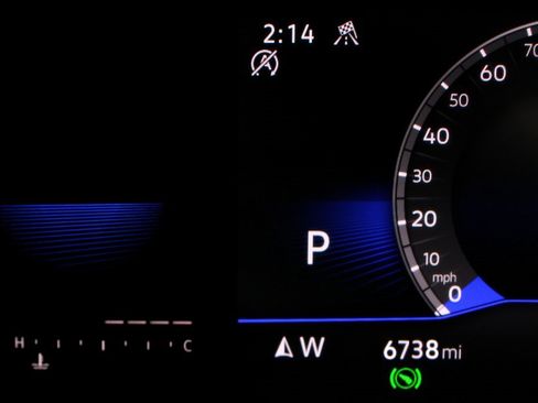 Used 2024 Volkswagen Tiguan SE R-Line image 6