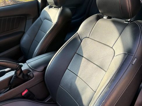Used 2019 Ford Mustang GT Premium w/ GT Performance Package RWD image 10