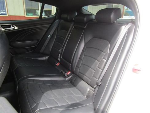 Used 2022 Kia Stinger GT2 AWD/4WD image 15