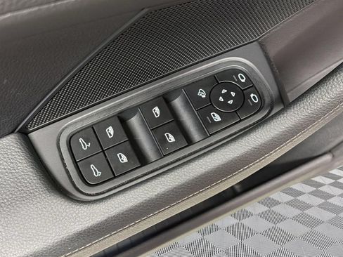 Certified 2022 Porsche Panamera image 14