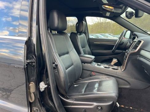 Used 2017 Jeep Grand Cherokee Limited AWD/4WD image 15