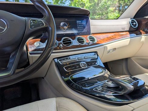 Used 2018 Mercedes-Benz E 300 4MATIC w/ Premium 2 Package image 25