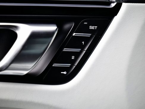 New 2026 Porsche Macan image 20