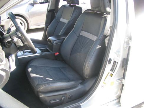 Used 2012 Toyota Camry SE FWD image 10