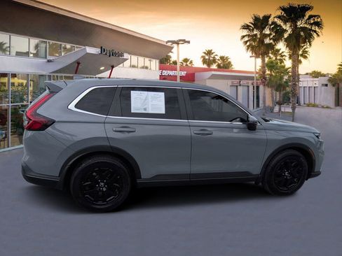 Used 2024 Honda CR-V EX-L image 2