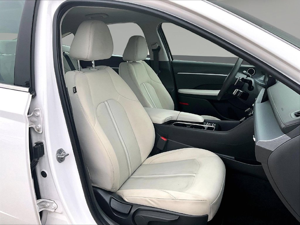 Used 2025 Hyundai Sonata SEL FWD image 31