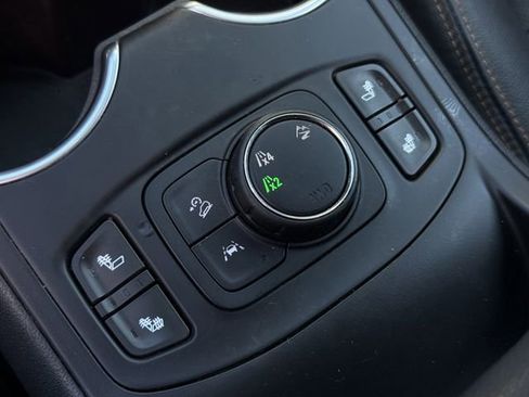 Used 2020 GMC Terrain SLT image 26