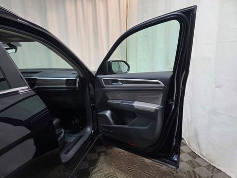 Certified 2023 Volkswagen Atlas SE w/ Panoramic Sunroof Package AWD/4WD image 34