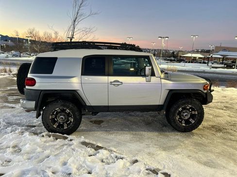 Used 2008 Toyota FJ Cruiser 4WD image 8