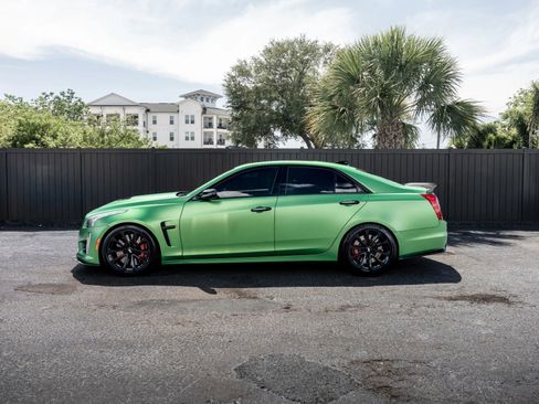 Used 2019 Cadillac CTS V w/ Luxury Package RWD image 7