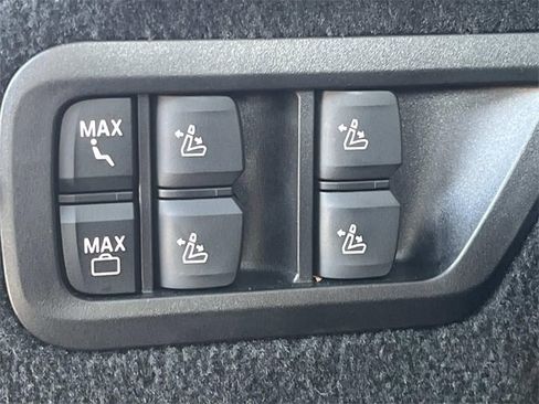 Used 2024 BMW X7 xDrive40i w/ Executive Package image 29