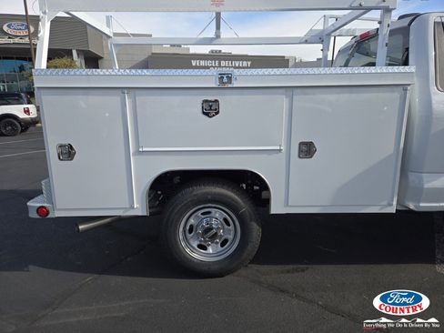 New 2026 Ford F250 XL w/ XL Chrome Package image 11