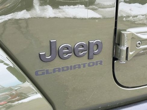 Used 2022 Jeep Gladiator Overland AWD/4WD image 20