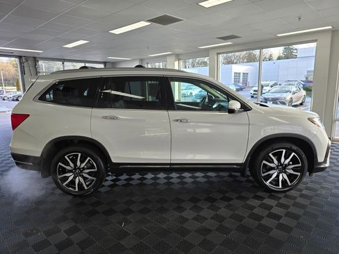 Used 2020 Honda Pilot Touring image 2