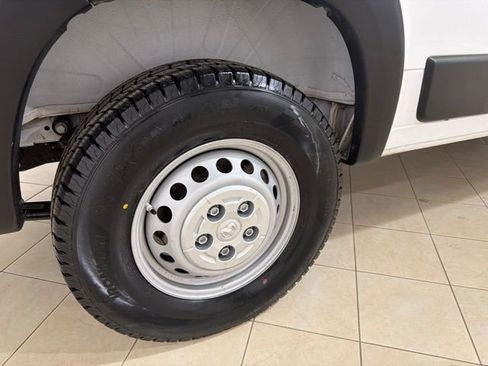 Used 2025 RAM ProMaster 2500 w/ Convenience Group FWD image 23