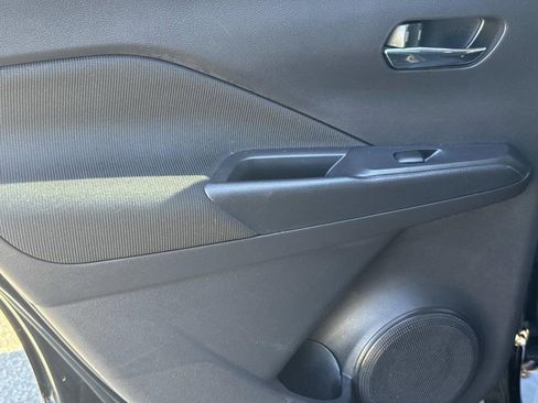 Used 2024 Nissan Kicks SV image 12