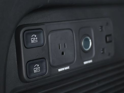 Used 2024 Rivian R1S Adventure AWD/4WD image 74