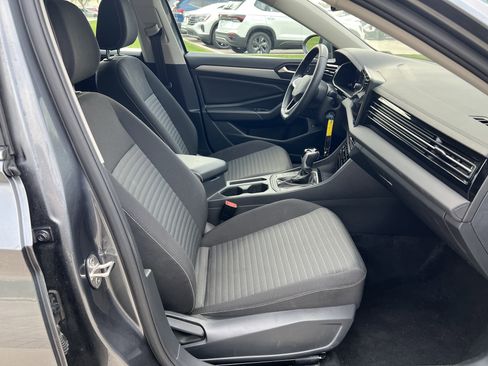 Certified 2025 Volkswagen Jetta S FWD image 27
