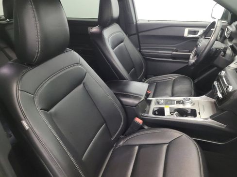 Used 2020 Ford Explorer XLT w/ Equipment Group 202A image 21
