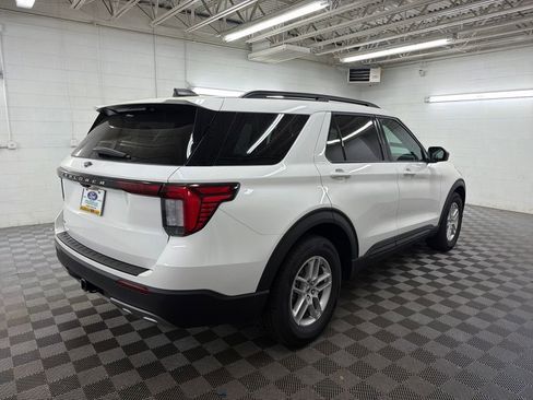 New 2026 Ford Explorer Active w/ Active Comfort Package image 3