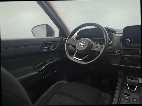 Used 2023 Nissan Pathfinder S image 15