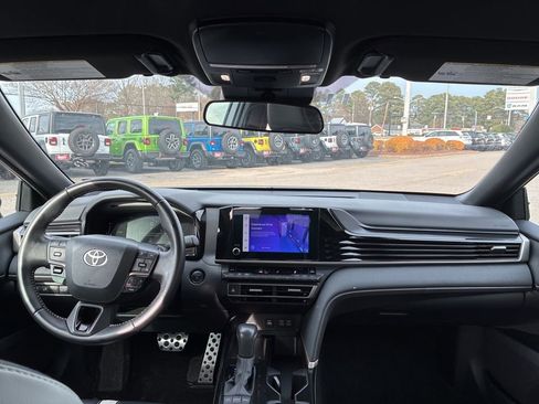 Used 2025 Toyota Camry SE image 22