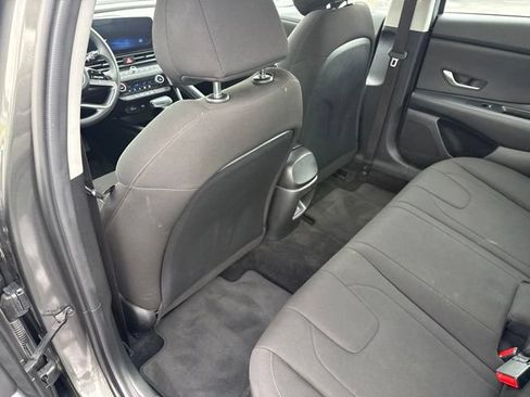 Used 2024 Hyundai Elantra SEL FWD image 18