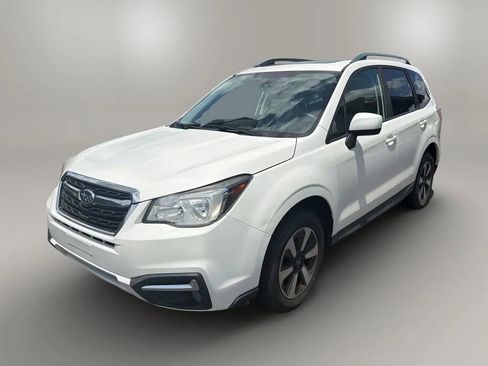 Used 2017 Subaru Forester 2.5i Premium AWD/4WD image 4