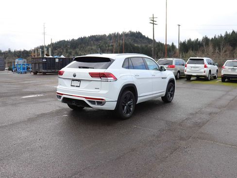 Used 2020 Volkswagen Atlas Cross Sport SE image 5