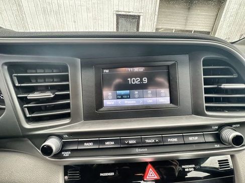 Used 2020 Hyundai Elantra SE w/ Cargo Package (C1) image 20