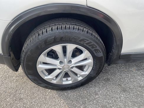 Used 2014 Nissan Rogue SV w/ SV Premium Package AWD/4WD image 33