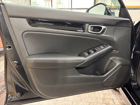 Used 2023 Honda Civic Touring image 10