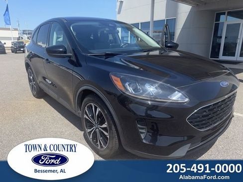 Used 2021 Ford Escape SE w/ SE Sport Appearance Package image 1