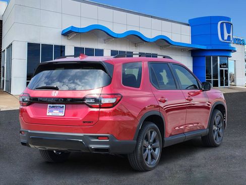 New 2026 Honda Pilot Sport image 5