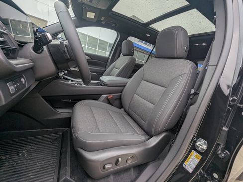 New 2026 Chevrolet Traverse LT image 12