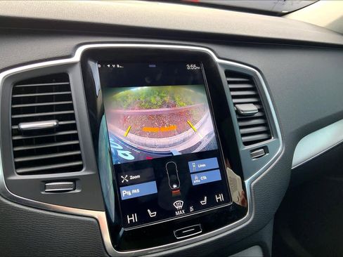 Used 2021 Volvo XC90 T5 Momentum w/ Protection Package Premier image 26